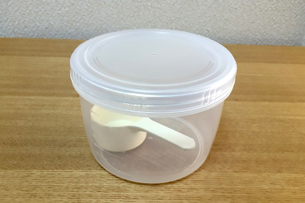 Sanada-style round plastic case